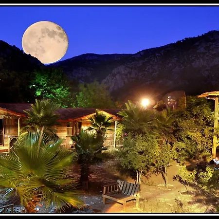 Lodge Kadir's Family House
