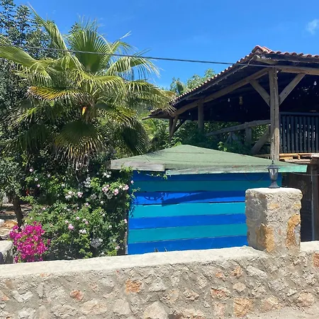Kadir's Family House Lodge *