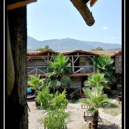 Lodge Kadir's Family House *