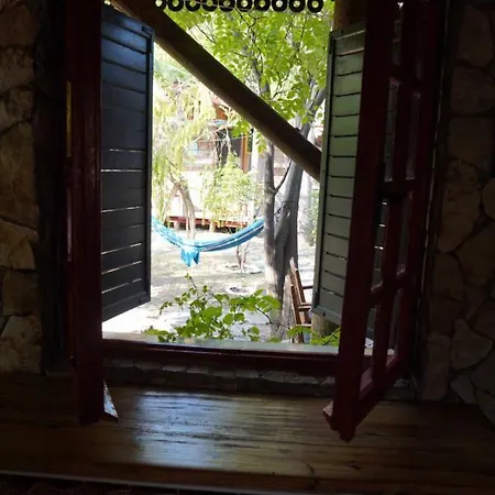 Kadir's Family House Lodge *