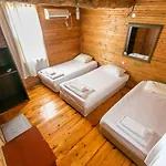 Kadir's Family House Lodge *
