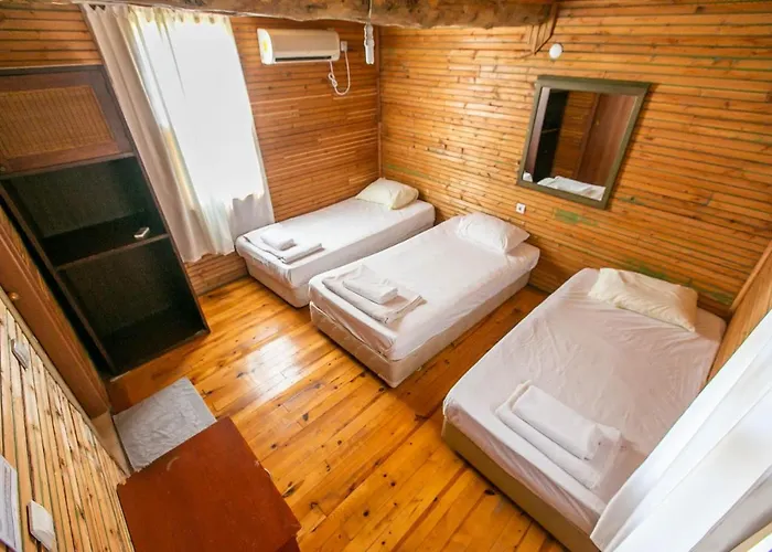 Kadir's Family House Lodge *